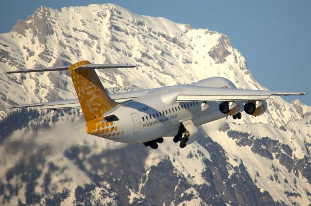 Avro RJ-100 Avroliner (SE-DSV) - beautiful take-off from Innsbruck