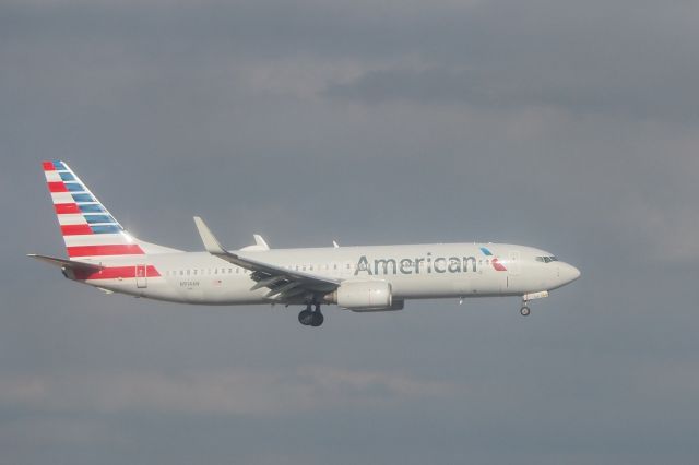 Boeing 737-700 (N914AN)
