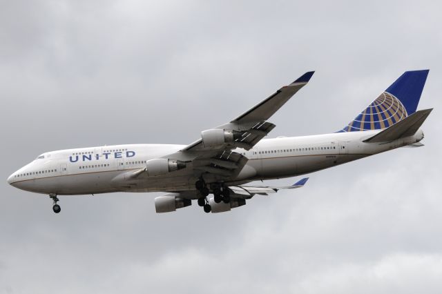 Boeing 747-400 (N199UA)