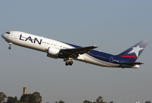 BOEING 767-300 (CC-CML)