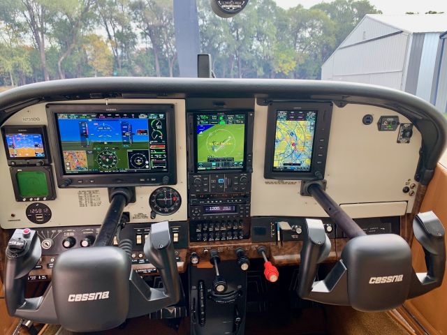 Cessna Skylane (N735DG) - New panel!