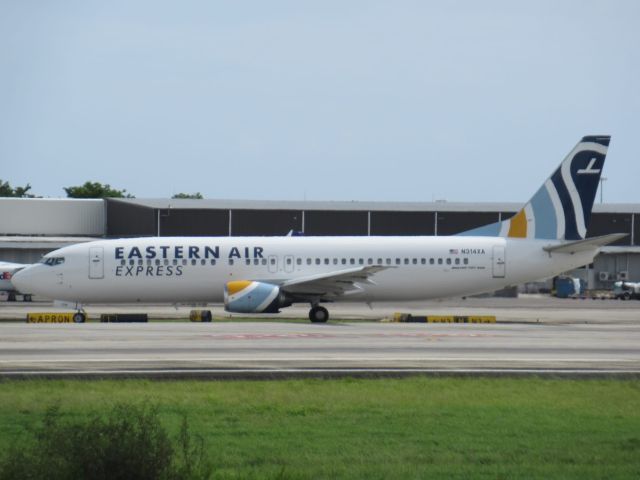 BOEING 737-400 (N314XA)