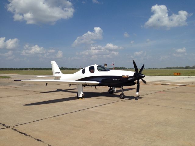 Lancair Evolution (N822ST)