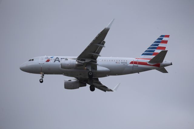 Airbus A319 (N9010R)