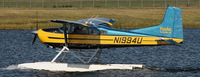 Cessna Skywagon (N1994U) - 185 warming up the engine before takeoff.