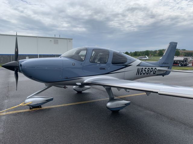 Cirrus SR-22 (N858PG)