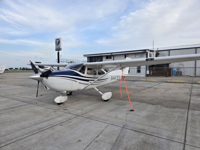 Cessna Skylane (N447ES)