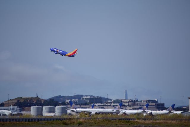 Boeing 737-700 (N750SA)