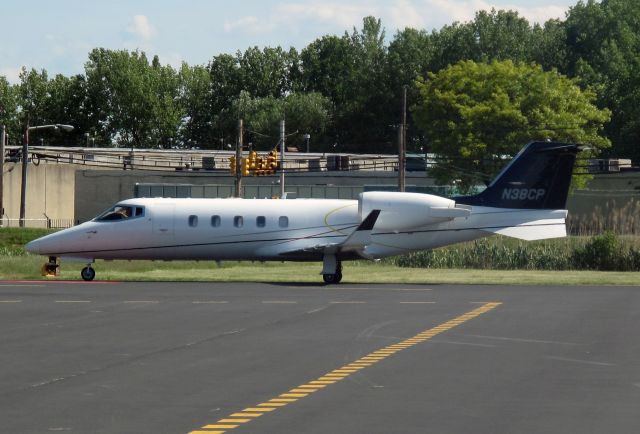 Learjet 60 (N38CP)