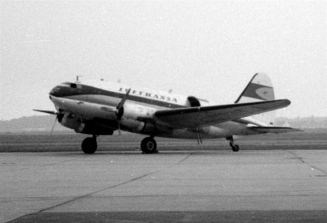 CURTISS Commando (N9891Z) - 1966 at Düsseldorf (EDDL) - sorry for the bad quality, but I did not have a telephoto lens at that time.