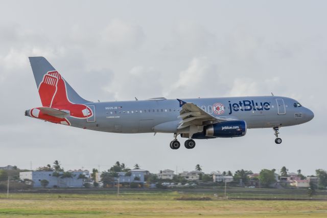 Airbus A320 (N605JB)