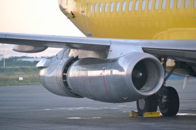 Boeing 737-200 (ZK-NQC)