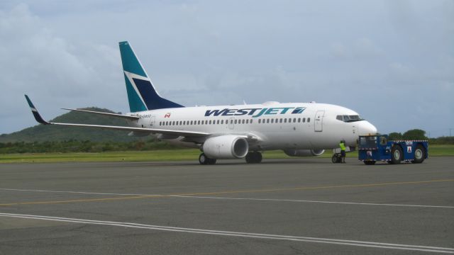 Boeing 737-700 (C-GWSO)