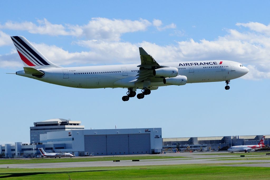 Airbus A340-300 (F-GLZH)