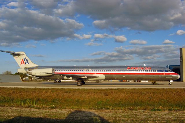 McDonnell Douglas MD-82 (N486AA) - American Airlines, N486AA, McDonnell Doulgas MD-82, msn 49679, Photo by John A. Miller, <a rel="nofollow" href="a rel=nofollow href=http://www.PhotoEnrichments.comhttp://www.PhotoEnrichments.com/a