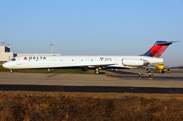 McDonnell Douglas MD-88 (N967DL)