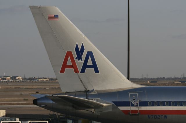 Boeing 757-200 (N702TW) - December 31, 2006 - at Dallas/Fort Worth, Texas