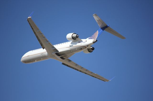 Canadair Regional Jet CRJ-700 (N716SK) - Departing 17L