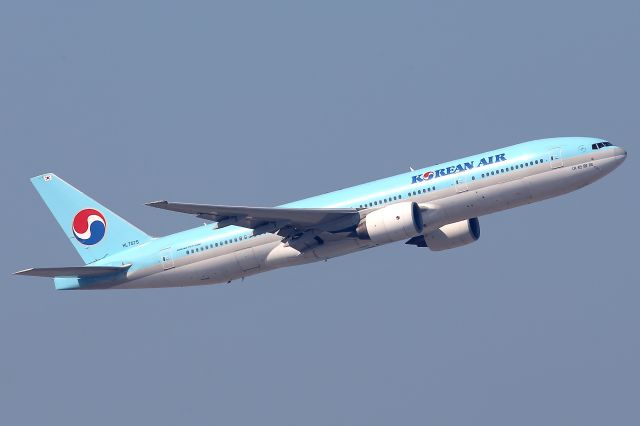 Boeing 777-200 (HL7575)