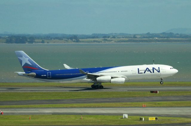 Airbus A340-300 (CC-CQC)
