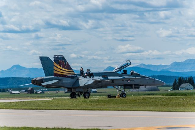 McDonnell Douglas FA-18 Hornet (18-8797)