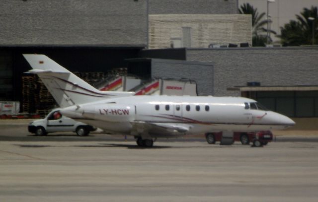 Beechcraft Queen Air (80) (LY-HCW)