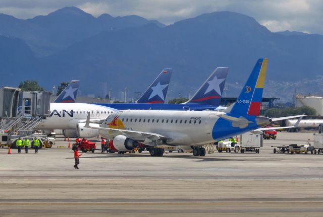 Embraer 170/175 (HK-4528)
