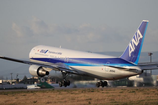 BOEING 767-300 (JA8342) - October 21st 2018:HKD-HND.