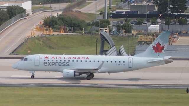 Embraer 170/175 (C-FUJE)