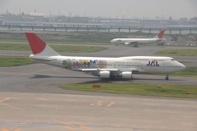 Boeing 747-400 (BON8904) - Taxi at Haneda Intl Airport on 2007/8/4 Tamagocchi c/s