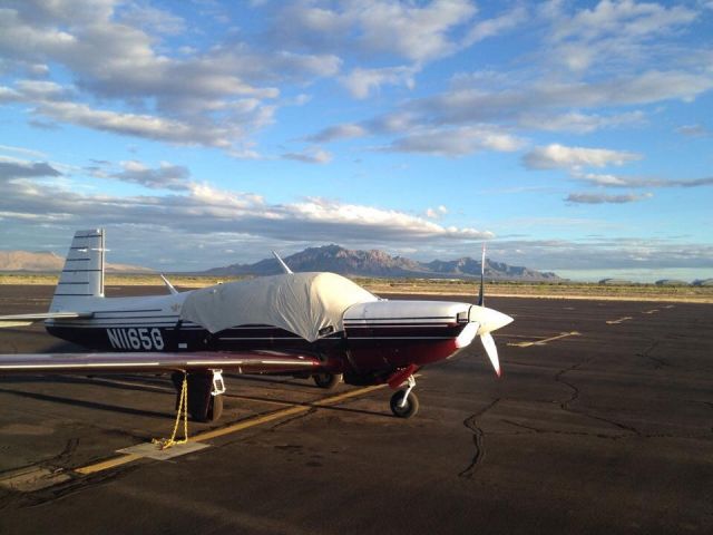 Mooney M-20 Turbo (N1165G)