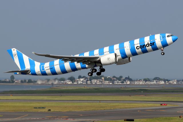 Airbus A330-900 (D-ANRN) - 'Condor 2039' departing to Frankfurt Airport