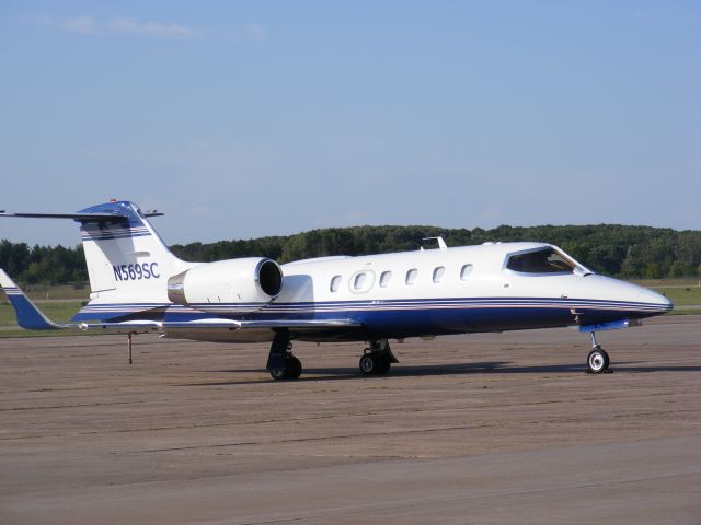 Learjet 31 (N569SC)