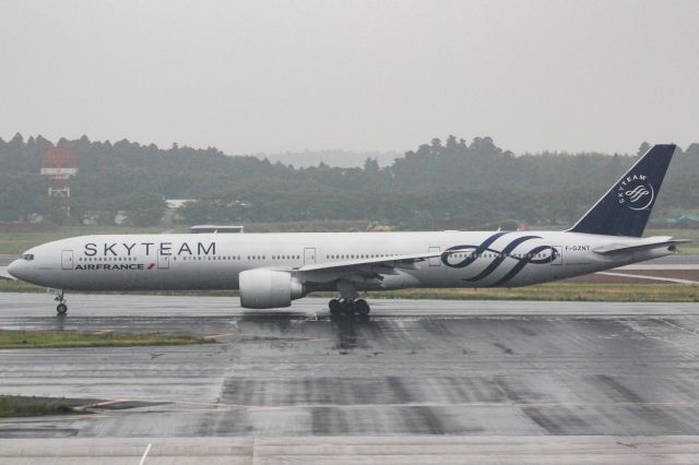 BOEING 777-300ER (F-GZNT)