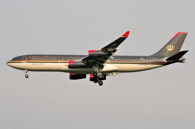 Airbus A340-200 (JY-AID)