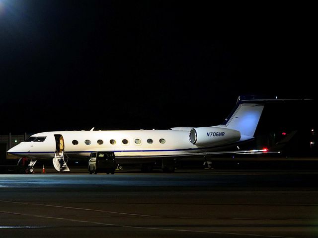 Gulfstream Aerospace Gulfstream G650 (N706NR) - I take a picture on Nov 23, 2017.