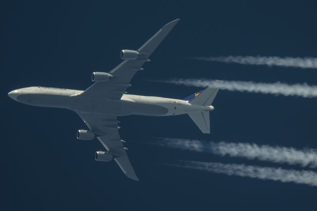 BOEING 747-8 (D-ABYS) - 3/5/2017 Lufthansa D-ABYS "Dresden" (Boeing 747-830 intercontinental) passes overhead West Lancashire,UK at 34,000ft working route Frankfurt-Newark NJ.