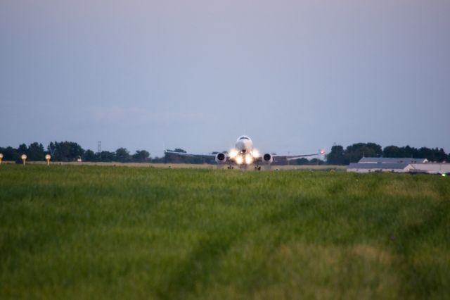 Boeing 737-700 (C-FTWJ) - WJA737 taking off from CYXU London en-route to CYYC.