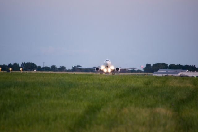 Boeing 737-700 (C-FTWJ) - WJA737 taking off from CYXU London en-route to CYYC.