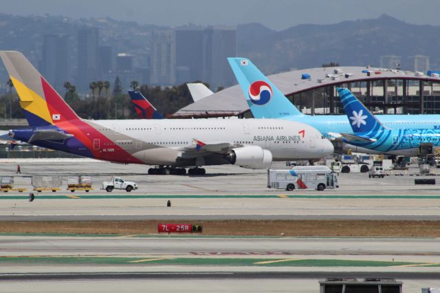 Airbus A380-800 (HL7625)