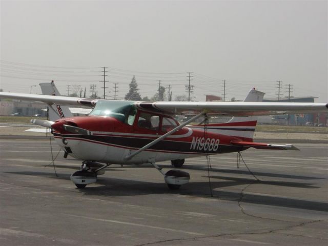 Cessna Skyhawk (N19688) - n19688