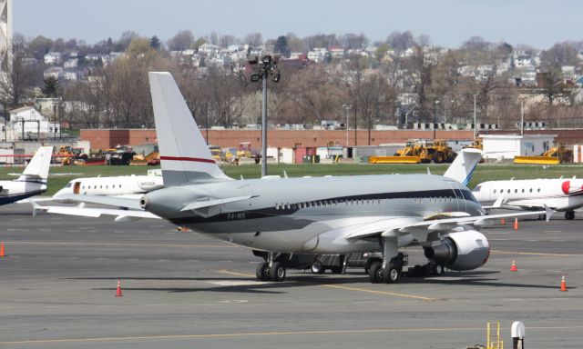 Airbus A319 (P4-MIS)