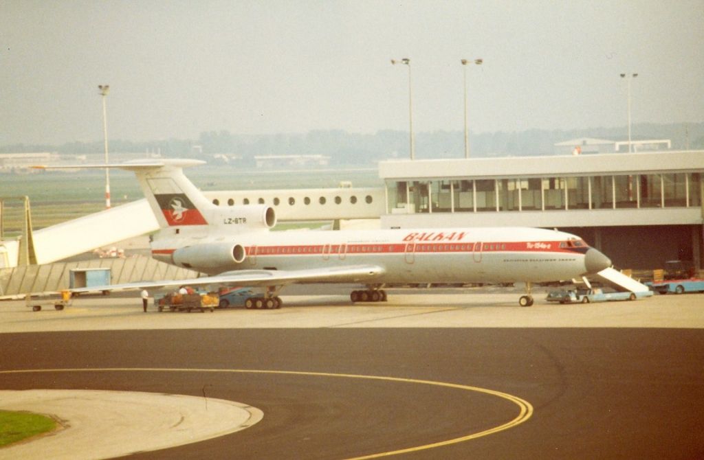 LZ-BTR — - Bulgarian Ailines cn78A320 okt 1982