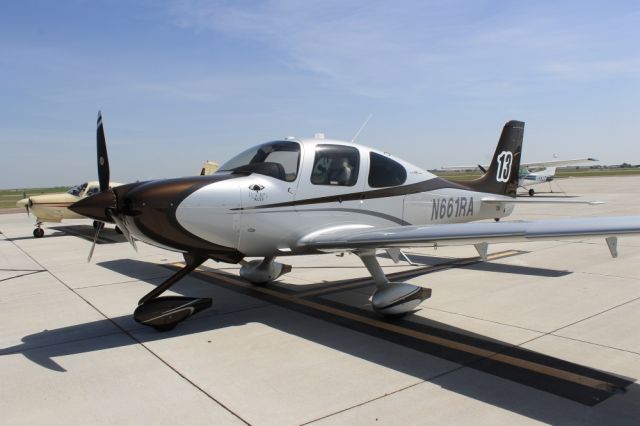 Cirrus SR-22 (N661RA) - Air Race Classic 2014 - KBFF Stop