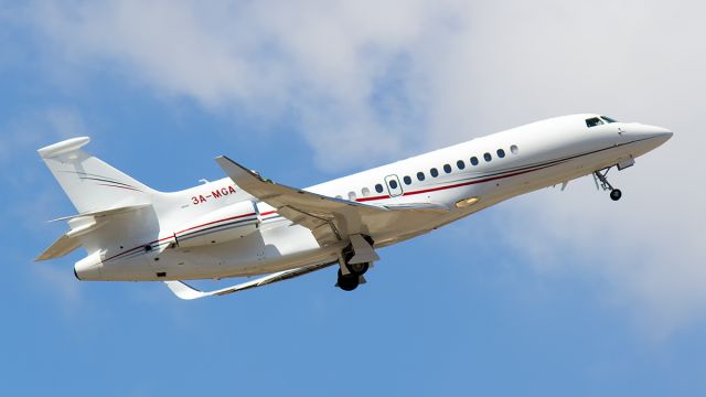 Dassault Falcon 8X (3A-MGA)