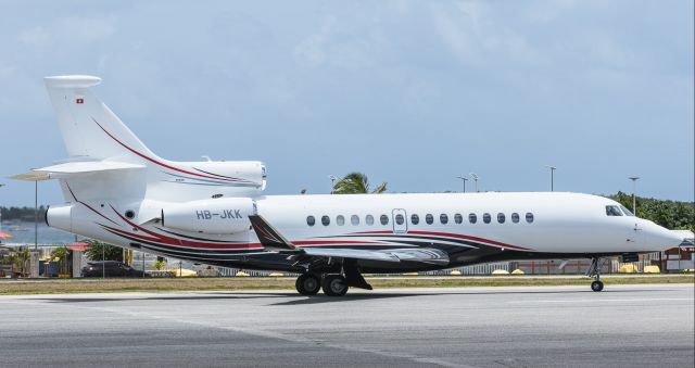 Dassault Falcon 8X (HB-JKK) - Dassault falcon 8x HB-JKK arriving at St Maarten.