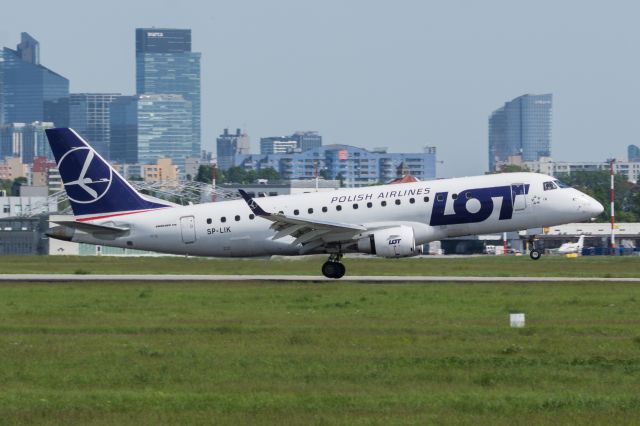 Embraer 175 (SP-LIK) - EPWA SPOTTING