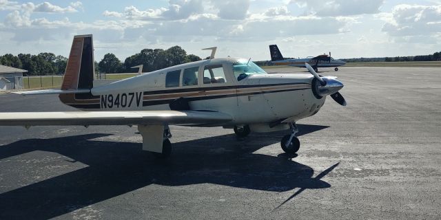 Mooney M-20 (N9407V)