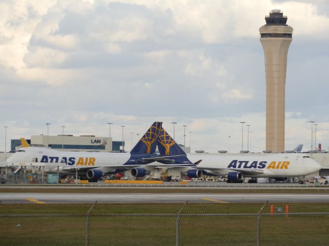 Boeing 747-400 (N415MC) - Haven Ive seen you some place before?