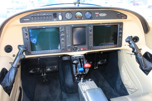 Lancair Evolution (N424SM)